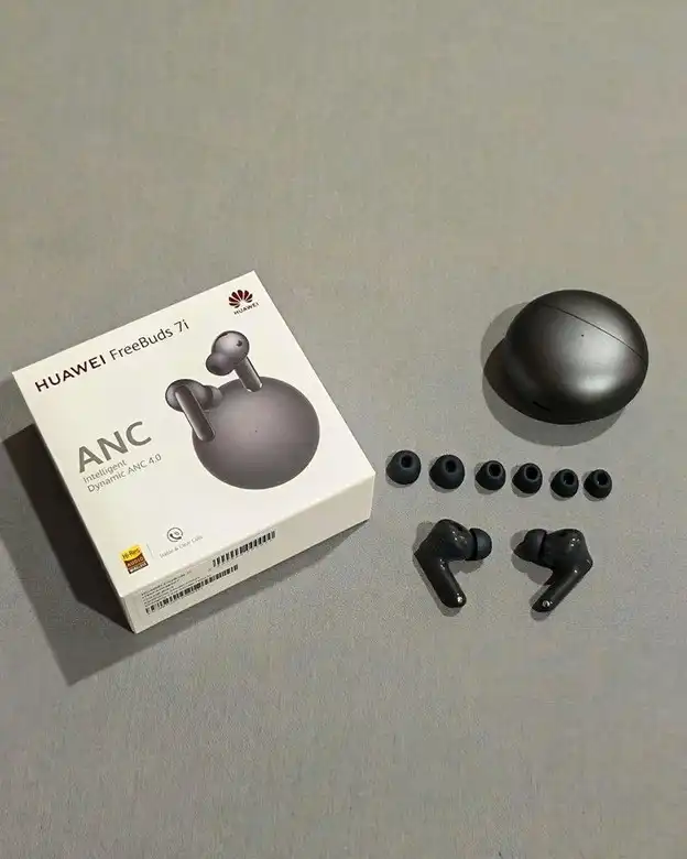Huawei FreeBuds 7i – Tai nghe chống ồn ANC mạnh mẽ trong tầm giá, lựa chọn hoàn hảo cho người dùng hiện đại